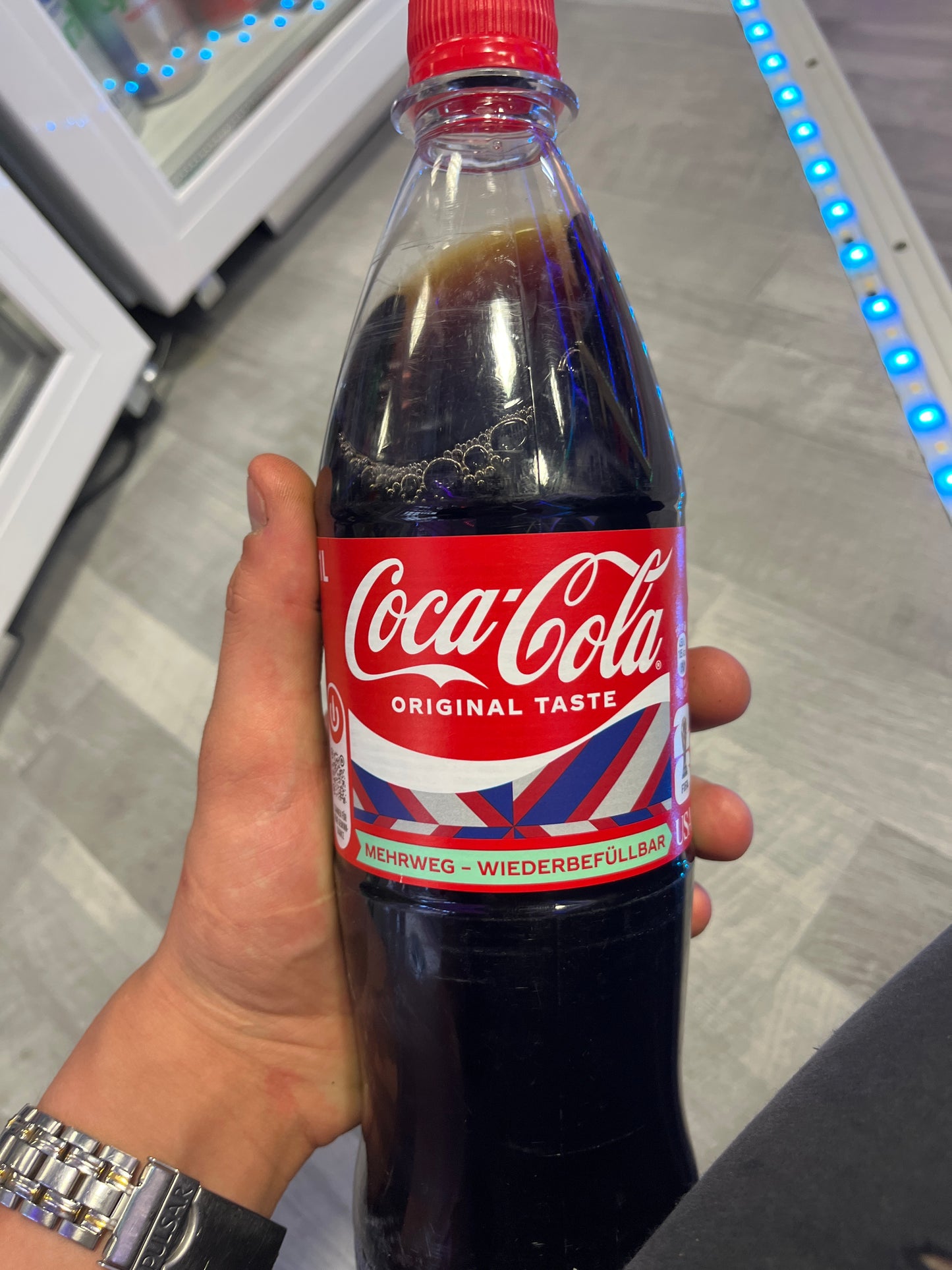 Cola, verschiedene Sorten 1 l Hartplastik Flasche