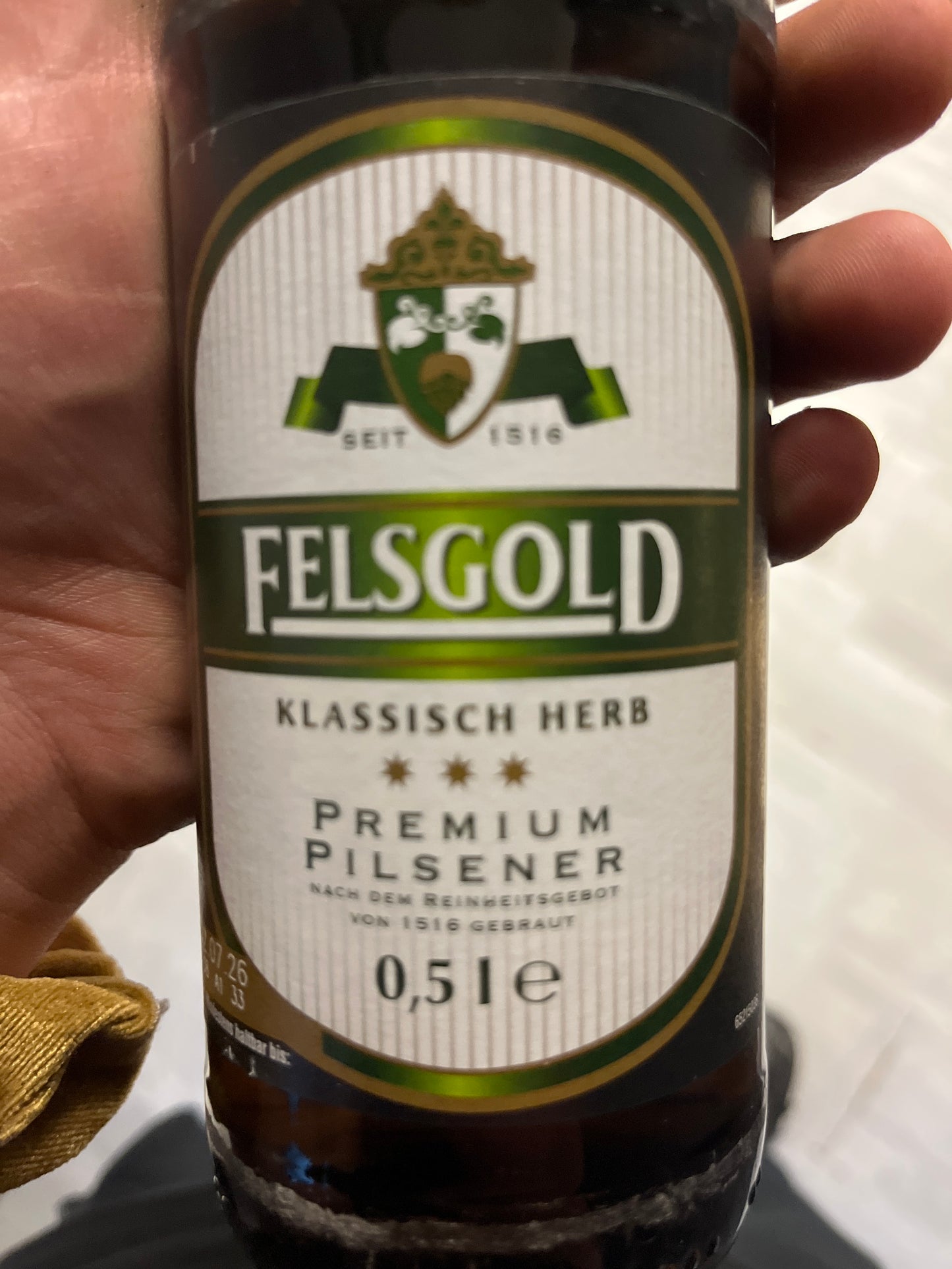 Fels, Gold klassisches herb Premium Pilsener 0,5l